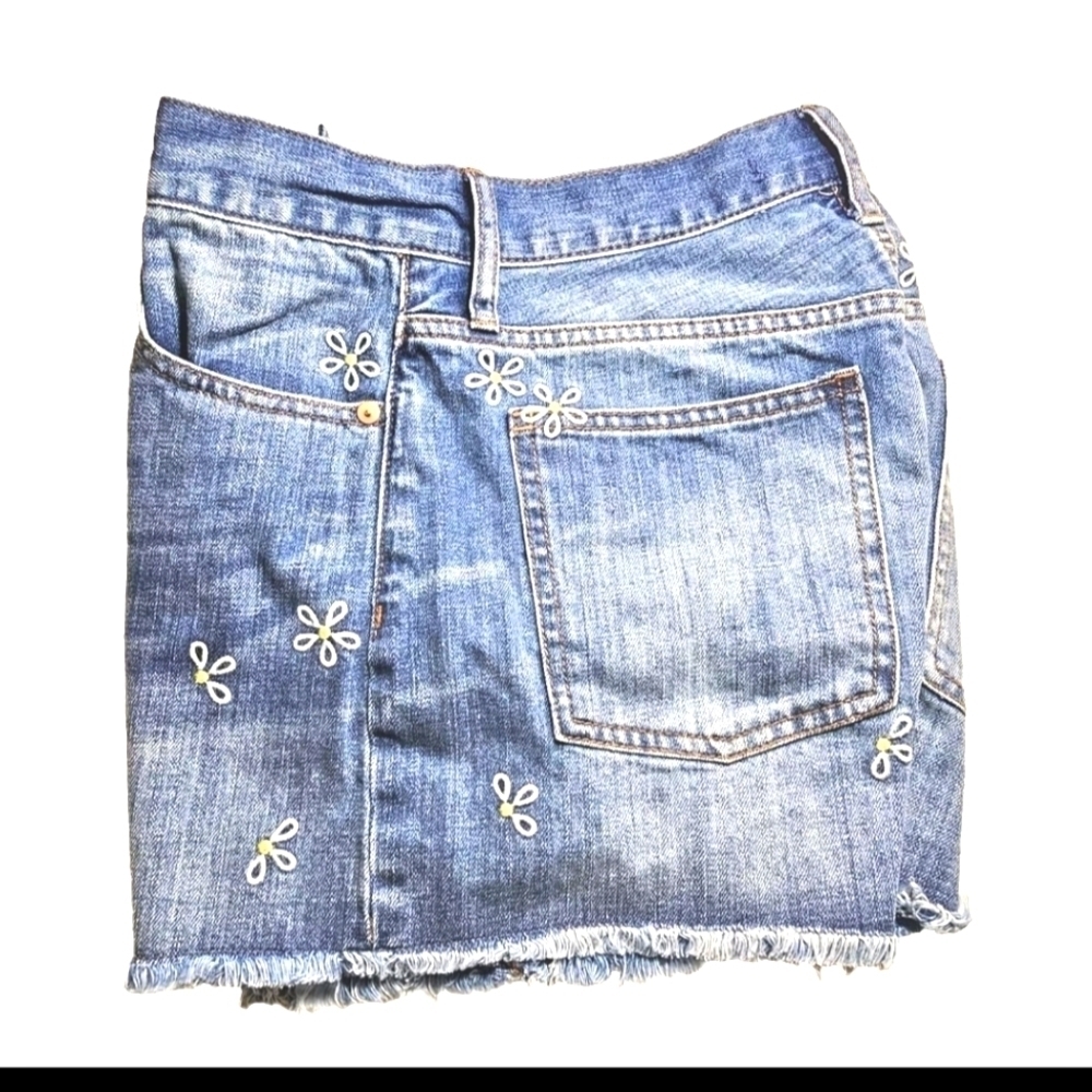 Madewell Women's Blue Denim Jean Floral Embroidered Cut Off Shorts Size 26 - Picture 3 of 11